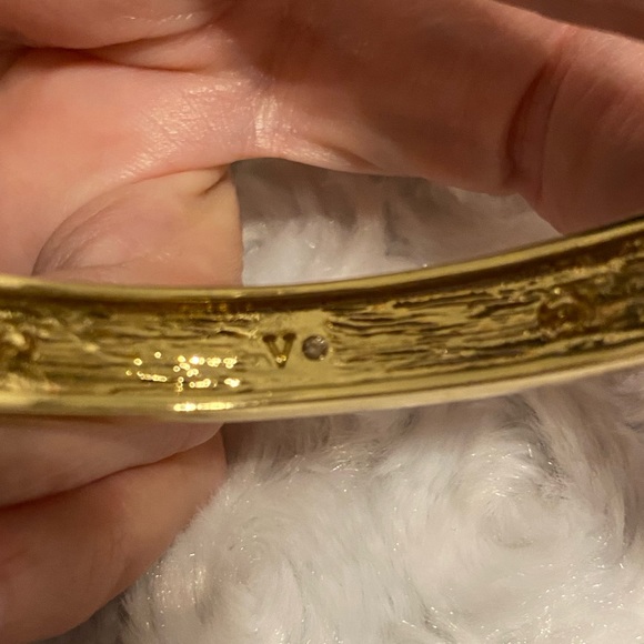 Vince Camuto Ladies Gold Tone Pave Diamond Stretch Bracelet - 8" - Picture 6 of 7